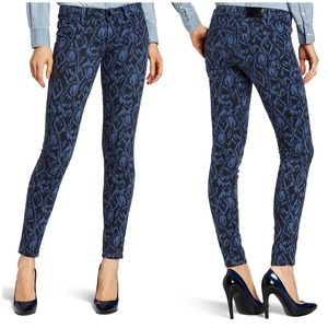 Level 99 Janice Ultra Skinny Jeans in Macaw Blue